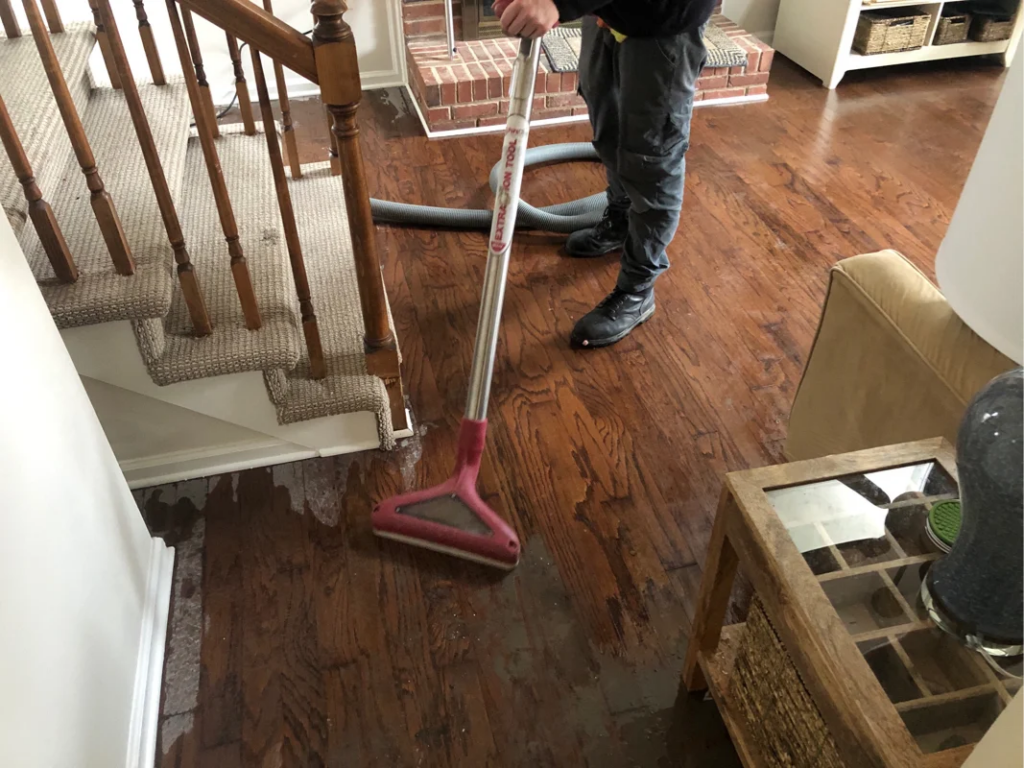 24/7 Rapid Water Damage Service