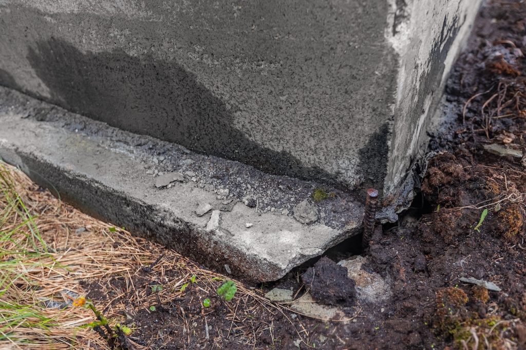foundation crack