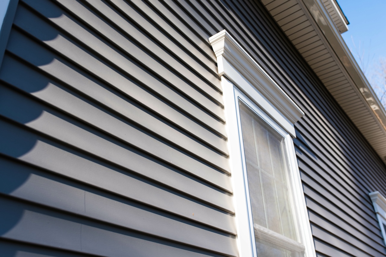 How to Clean Soot Off Vinyl Siding: Tips, Tools, and Prevention