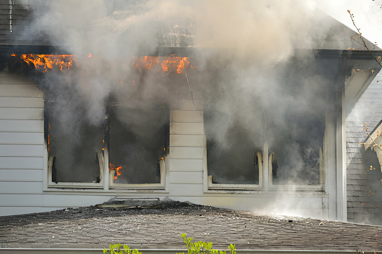 How to Permanently Remove Smoke Odors in Sarasota After a Fire