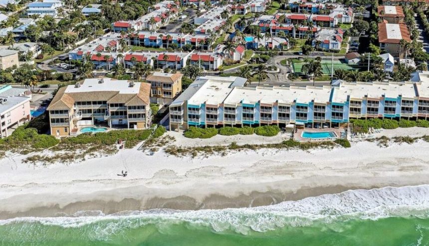 Water, Fire & Mold Cleanup Services in Bradenton Beach, FL