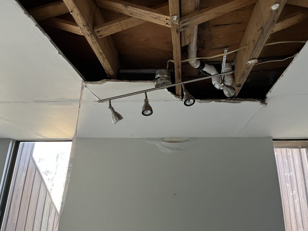 water-damage-restoration-frozen-pipe-westerville