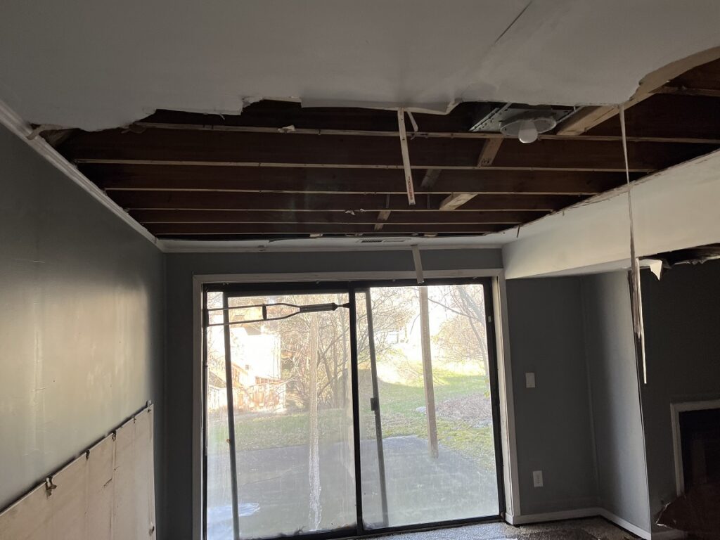water-damage-restoration-frozen-pipe-westerville