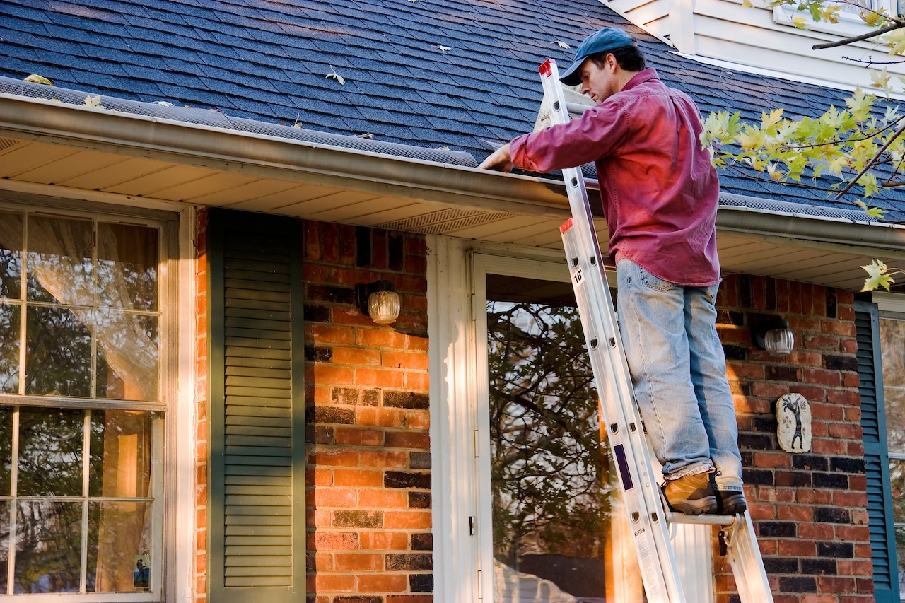 Why Cleaning Your Gutters is Essential