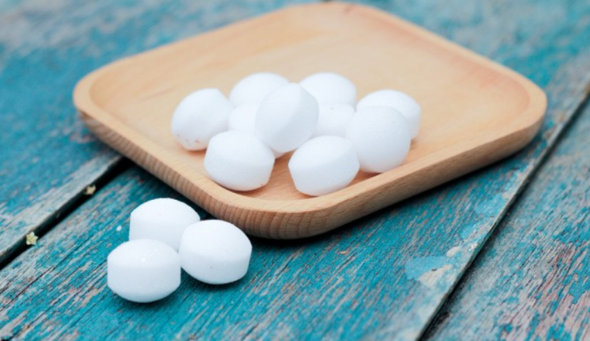 How to Neutralize Mothball Odor