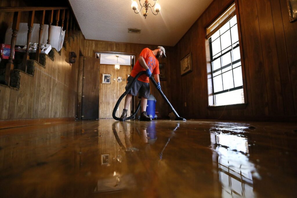 sewage flood cleanup