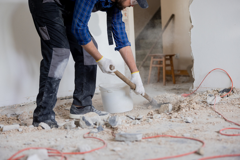 Man conducts demolition on Central Southwest Houston home