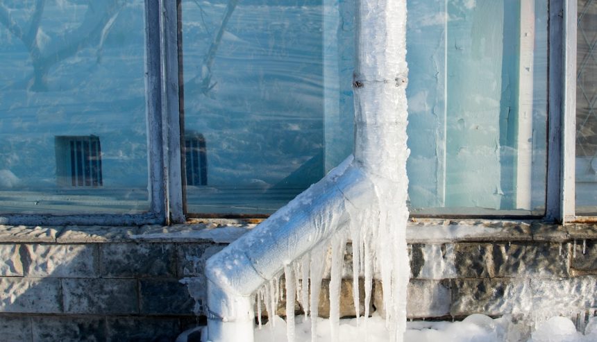 Frozen pipe in the winter. Frozen pipe prevention.