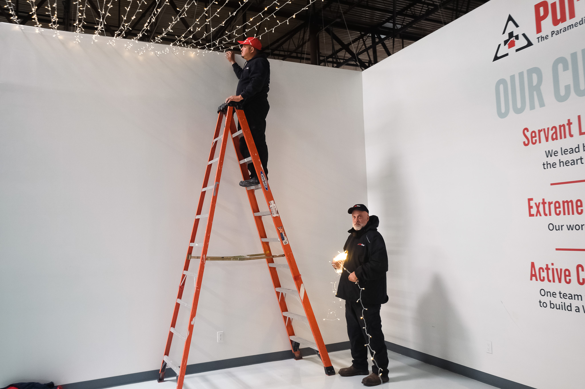 Holiday light instillation