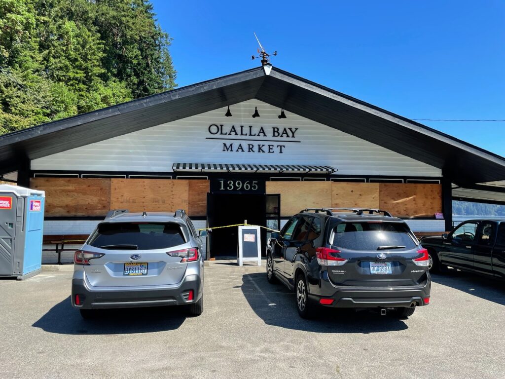 The Olalla Bay market.