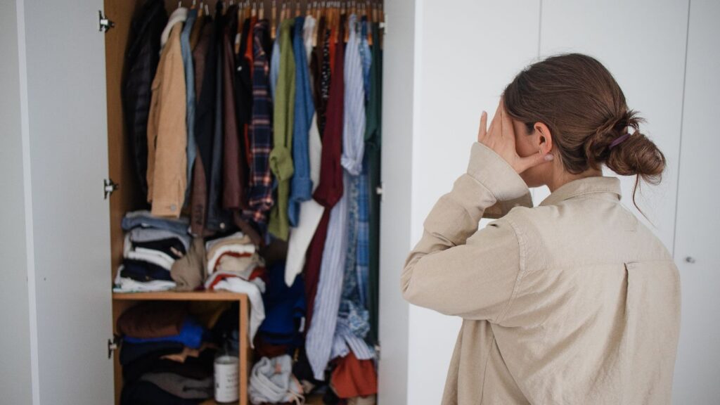 cloths hoarding cleanup