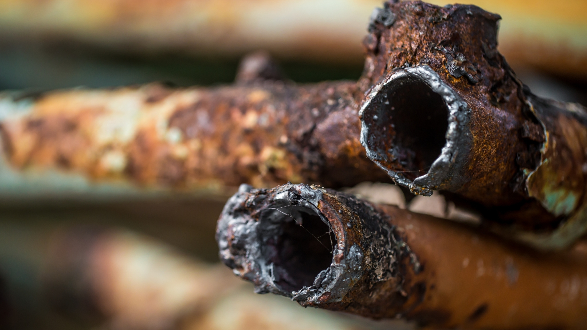 What McLean Homeowners Need to Know About Leaky Pipes and Water Intrusion