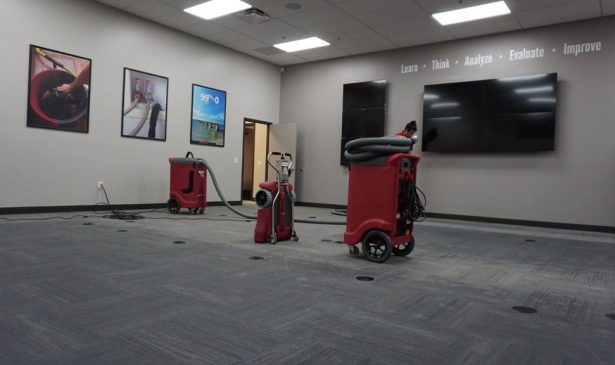 Top 7 Reasons to Choose Water Cleanup Services After a Disaster