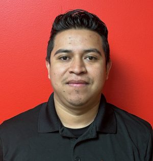 Head shot of Luis