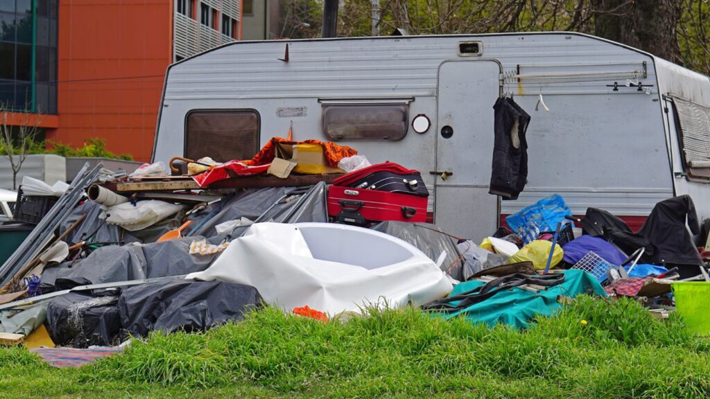 Hoarding Cleanup Services  Near Shawnee