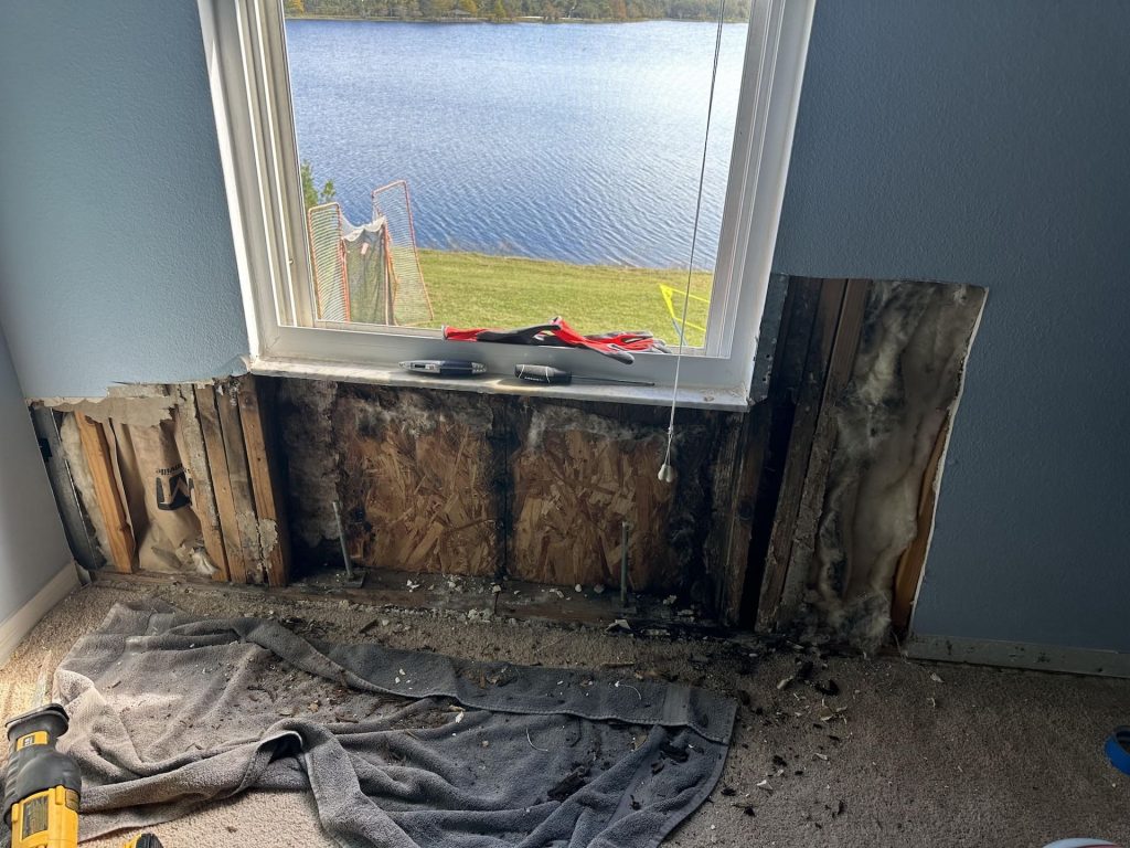 Failed window seal allowing storm water intrusion into a Ormond Beach FL home wall cavity requiring professional water mitigation assessment
