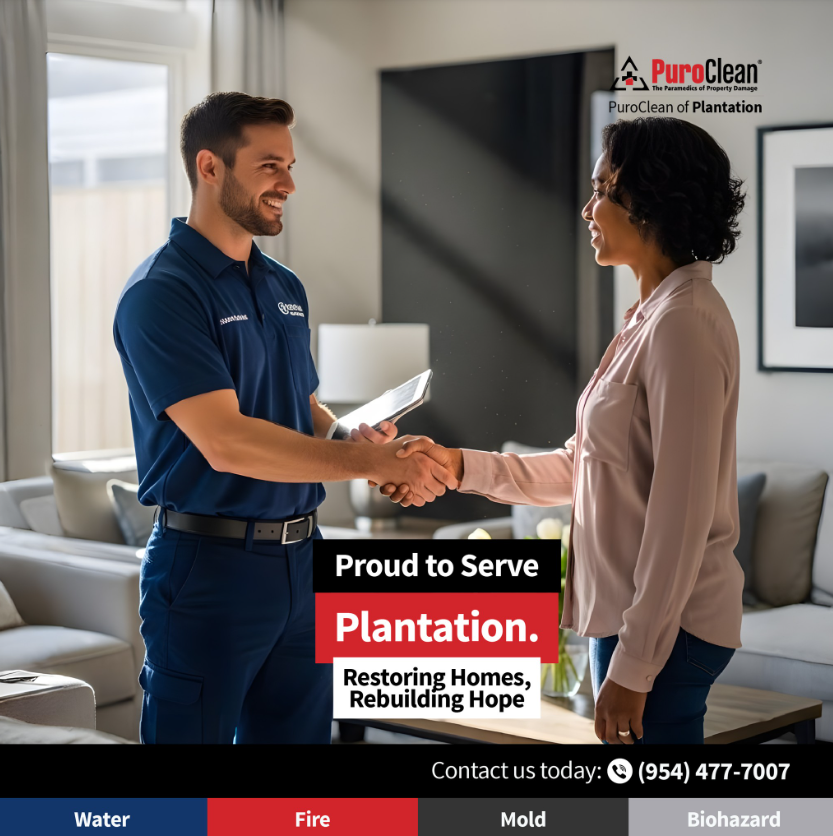 Homeowner and PuroClean technician after successfully removing smoke smell after fire in Plantation FL