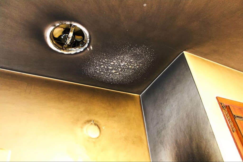 Soot-on-walls-and-ceiling-after-fire-and-soot-damage