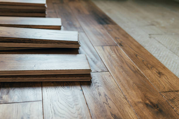Engineered Hardwood vs. Solid Hardwood: Which One Gets Mold Under Flooring Faster in 70%+ Humidity?