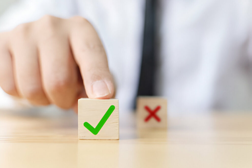factors to consider when choosing the Right Mold Remediation Company in Lakewood Ranch