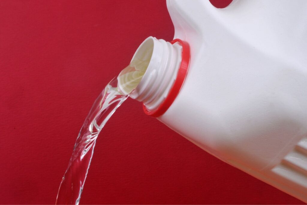 Bleaching for mold