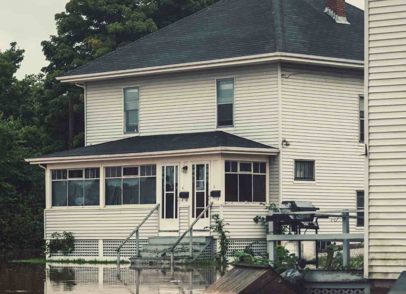 Don’t Let Floodwaters Ruin Your Home: Flood Damage Restoration to the Rescue!