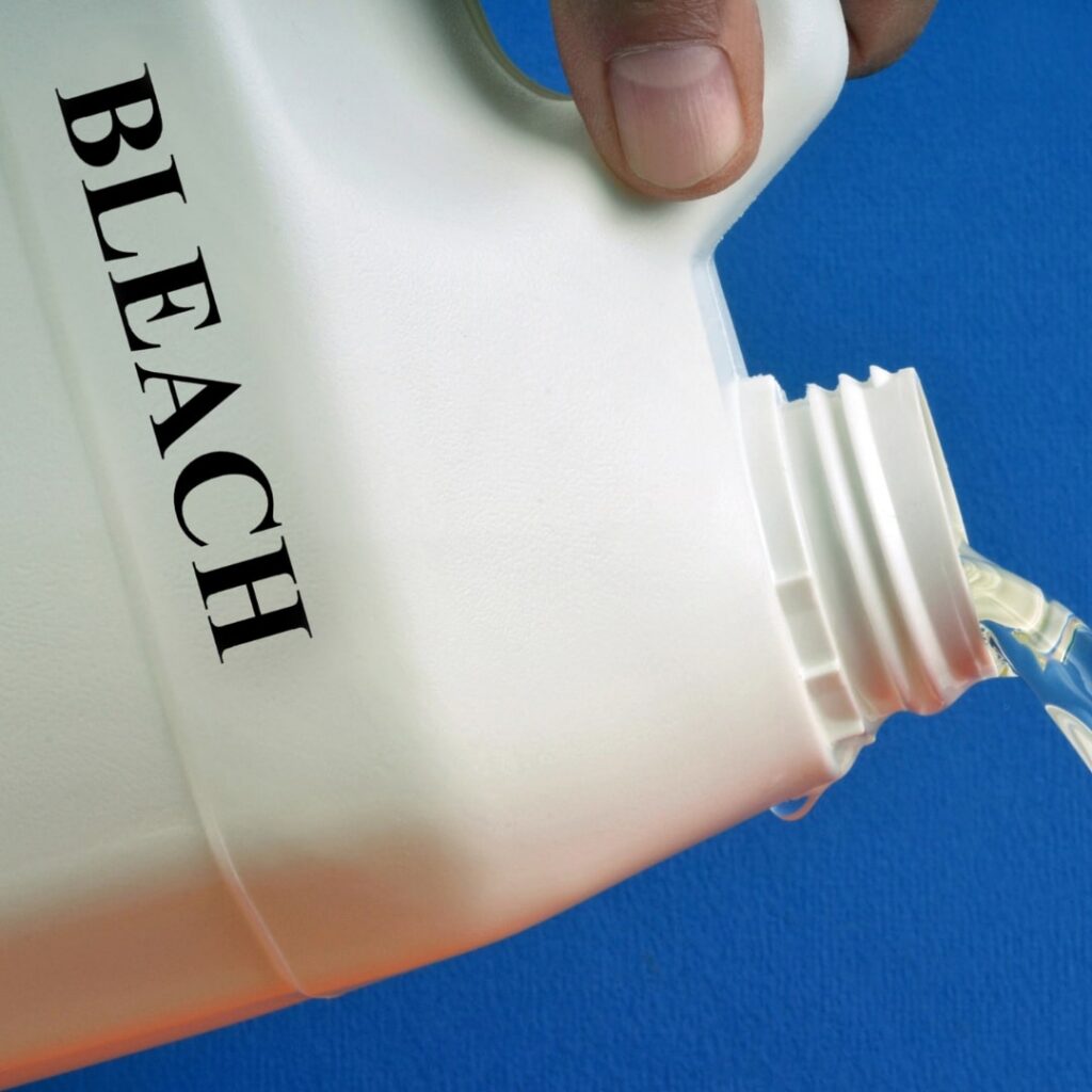 3 Bleach is the Best Mold Killer