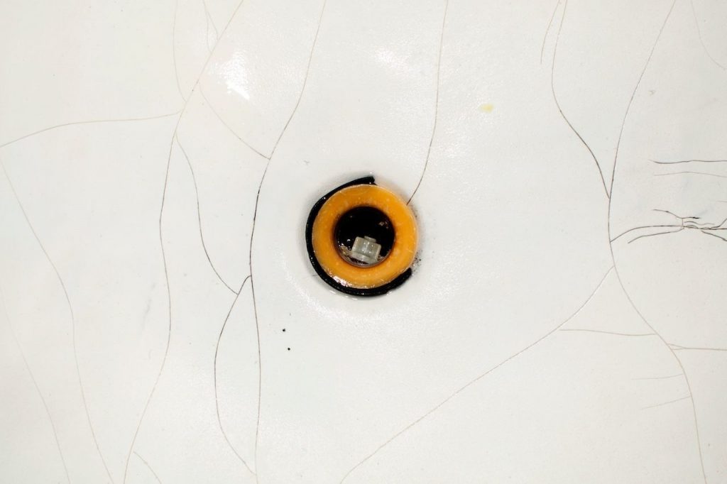 bathtub leak cracks