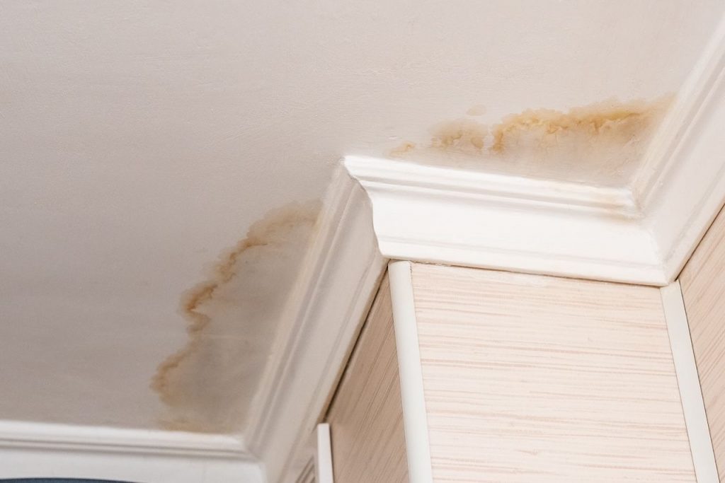 stains on ceiling bathtub leak