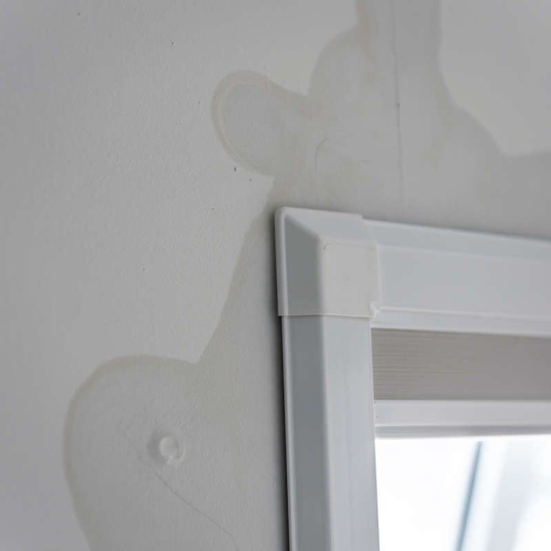 Melting icicle and ice dams cause interior damage