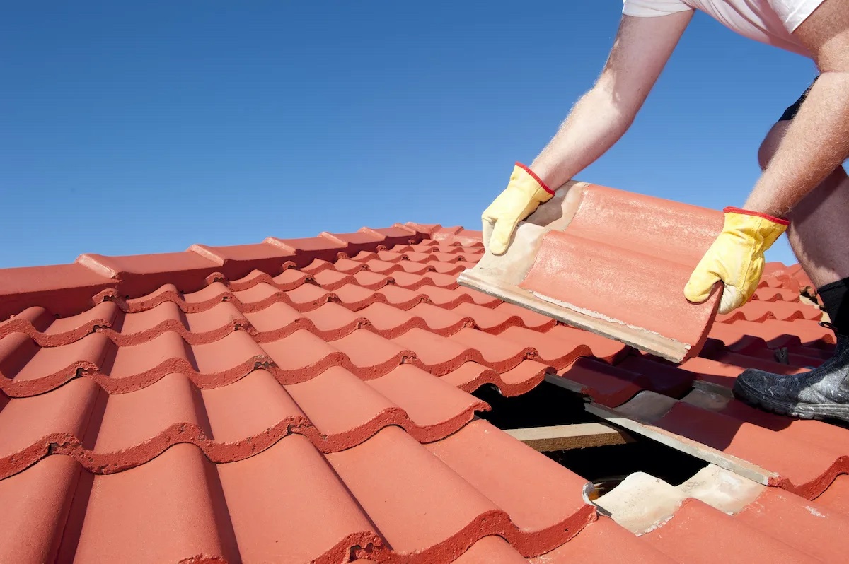 Got a Roof Leak in West Antelope Valley? Here’s What You Should Do.