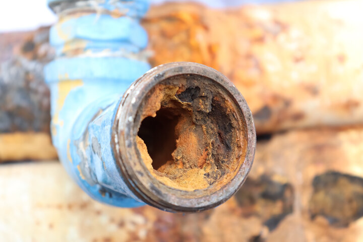 pipes burst corrosion
