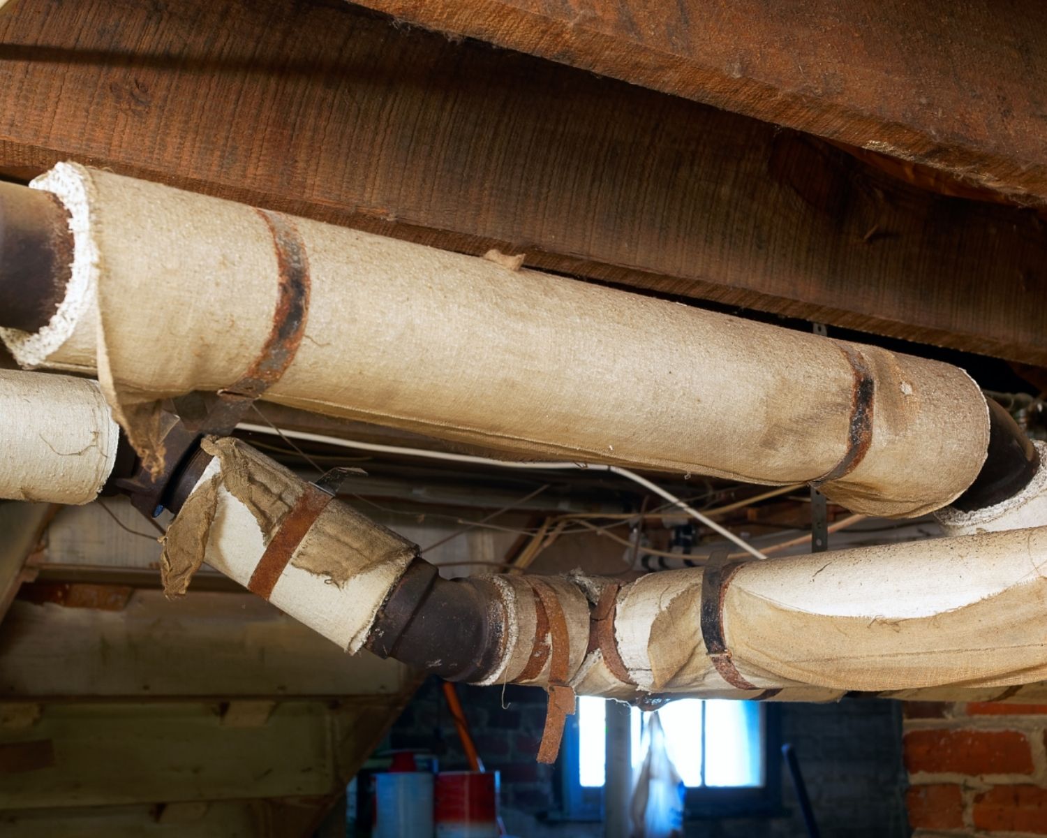 Properly insulated pipe with foam insulation for winter protection