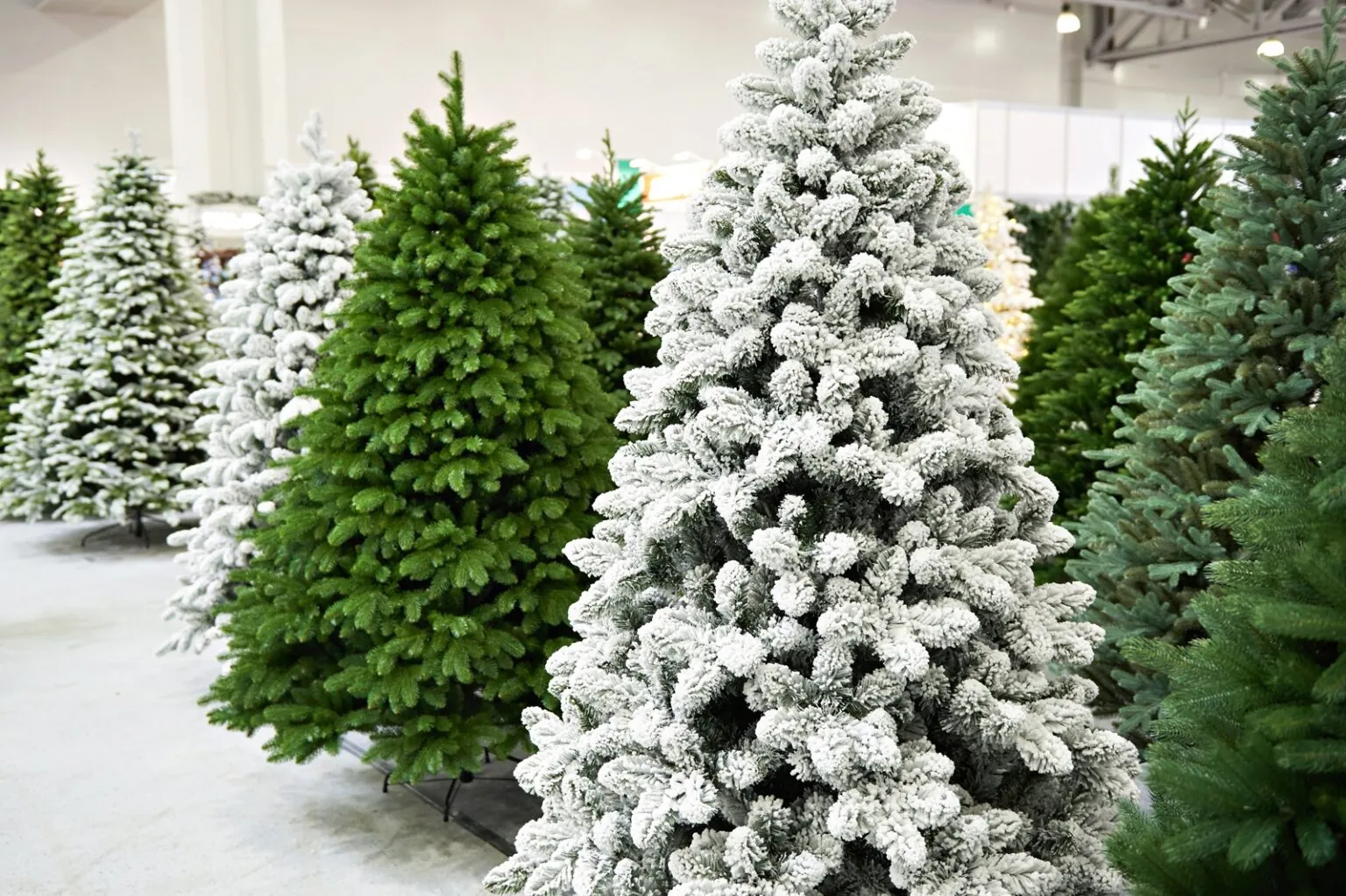 Real vs Artificial Christmas Tree The Pros and Cons of Each