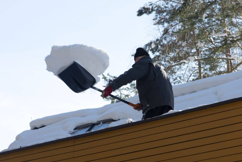 remove snow from a roof