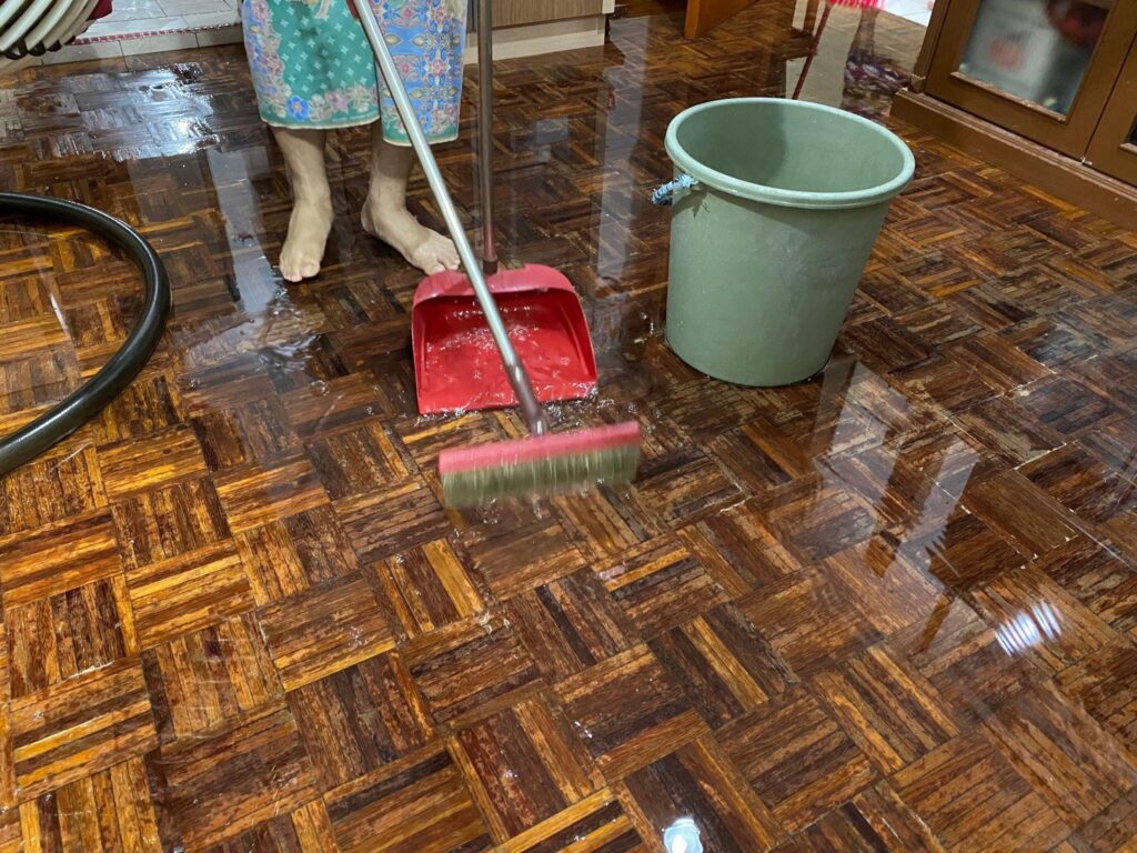 emergency flood cleanup services